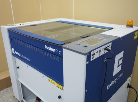 レーザー加工機